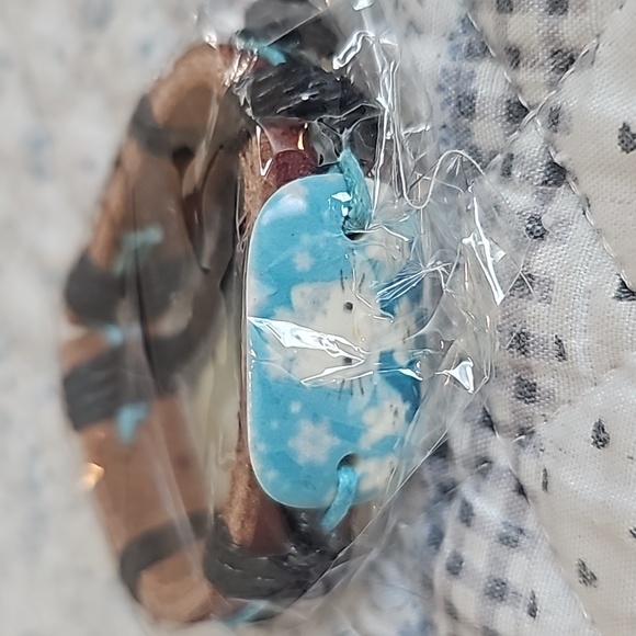 Assorted bracelets - Picture 3 of 4